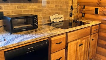 Refrigerador, microondas, parrilla de estufa y lavavajillas