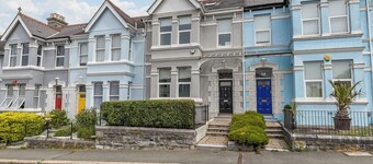 Spacious & Stylish 5-bedroom Edwardian Townhouse in Plymouth