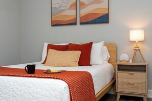 4 bedrooms, desk, iron/ironing board, WiFi