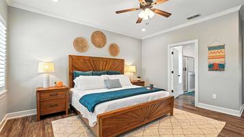 4 habitaciones, escritorio, tabla de planchar con plancha y wifi