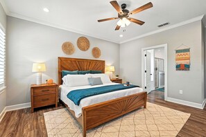 4 bedrooms, desk, iron/ironing board, WiFi