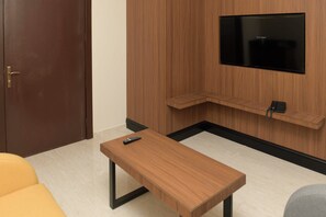 Junior Suite | Living area | TV - Arjan Park Al Qadisiyah (Riyadh)