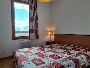 2 bedrooms