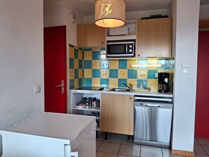 Kühlschrank, Mikrowelle, Geschirrspüler