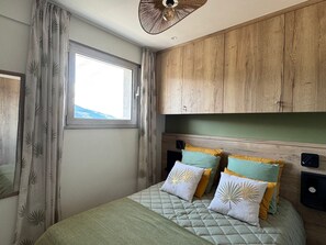 1 bedroom, WiFi - Stunning Type 2 renovated 2025, air-conditioned, parking in Aix-les-Bains (Aix-les-Bains)