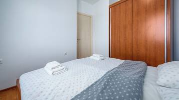 1 bedroom, travel crib, free WiFi, bed sheets