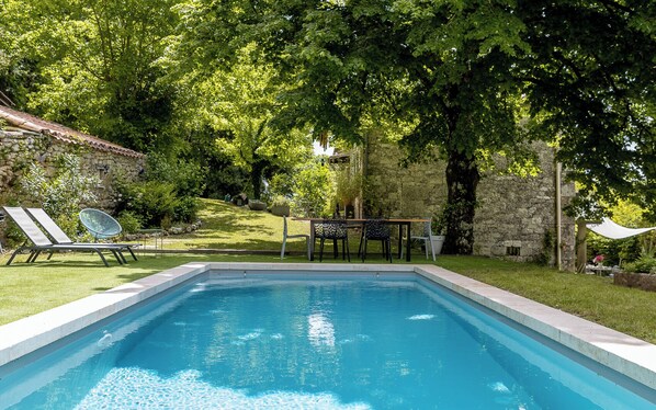 Outdoor pool - Gîte with swimming pool + Cabane Insolite - 6 to 8 people - Quiet -Nature (BELVEZE)