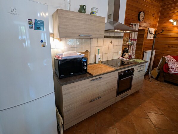 Refrigerador, microondas y lavavajillas