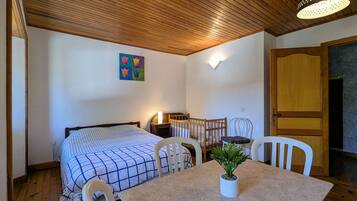 3 chambres, draps fournis