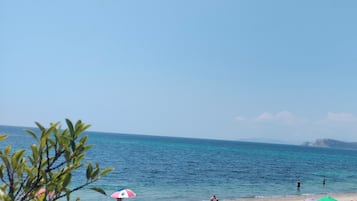 Sun loungers, beach towels