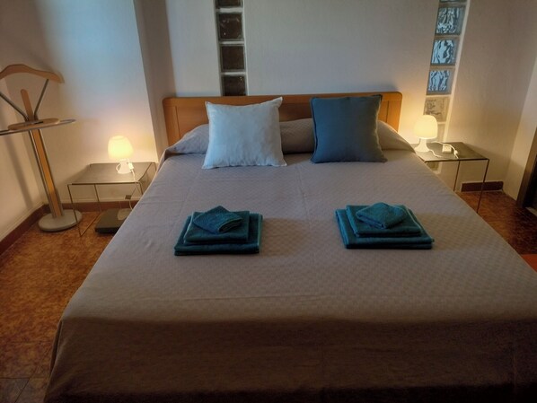 2 bedrooms, iron/ironing board, travel crib, free WiFi