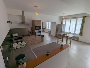 Fridge, microwave, dishwasher