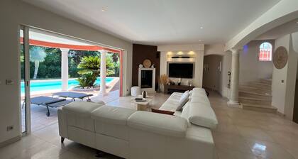 Wunderschöne Villa mit privatem Pool in Fréjus