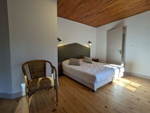 4 bedrooms, free WiFi
