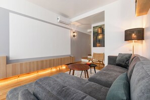 Smart TV, books