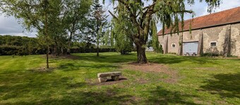 Charming farmhouse near Orleans with private parking