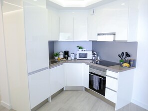 Fridge, microwave, oven, coffee/tea maker