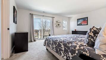 House, Multiple Beds, Patio, Garden View (The Coastal Playhouse) | 3 bedrooms, individually decorated, individually furnished, desk