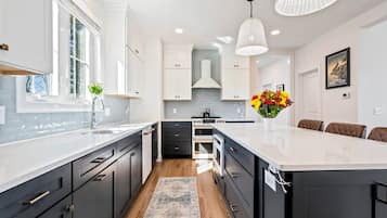House, Multiple Beds, Patio, Garden View (The Coastal Playhouse) | Private kitchen | Fridge, microwave, oven, stovetop
