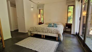 6 chambres, fer et planche Ă repasser, Wi-Fi, draps fournis