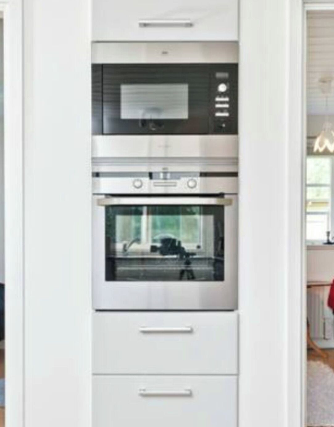 Mikrovågsugn, ugn, spishäll och diskmaskin