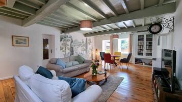 Televisie en een tafeltennistafel