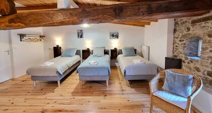 Spacious country house with garden and spa for 10 people