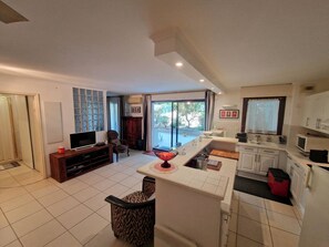 Microwave, oven, dishwasher, coffee/tea maker