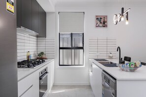 Fridge, microwave, oven, stovetop