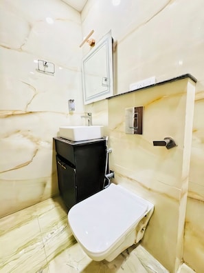 Single Room | Bathroom - Hotel Satwa 29 (New Delhi)