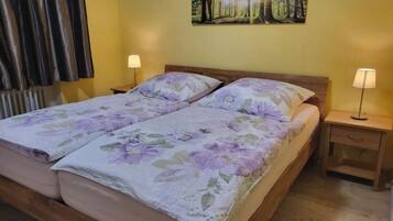 2 bedrooms, iron/ironing board, WiFi, bed sheets
