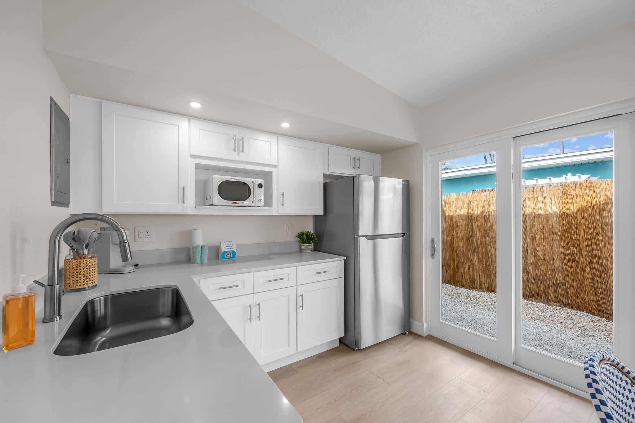 Fridge, microwave, coffee/tea maker, toaster