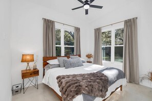 2 bedrooms, desk, iron/ironing board, travel cot