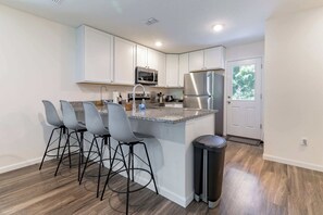 Fridge, microwave, oven, stovetop - Sun & Serenity, St Aug Charm Awaits (St. Augustine)