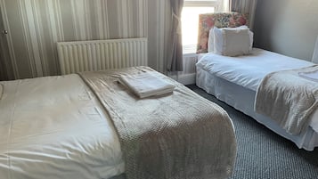 Triple Room | Bed sheets