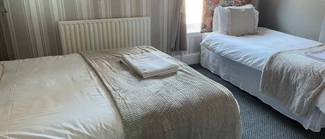 Quarto triplo | Roupa de cama