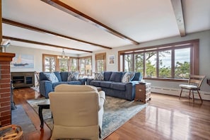 Ferienhaus, Mehrere Betten, Terrasse, Meerblick (Bayview Beach House) | Wohnbereich