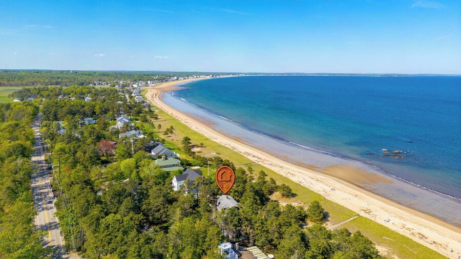 Beachfront and Only 30 Steps To Beach!