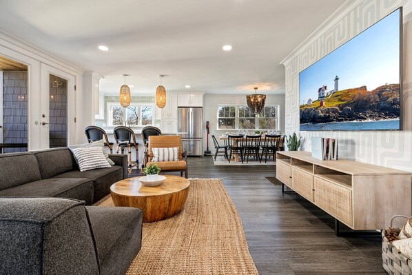 House, Multiple Beds, Patio, Garden View (Ocean Ridge) | Living area | 42-inch flat-screen TV with digital channels - Game Room, Home Gym, 1 Mile to Beach (York Beach)