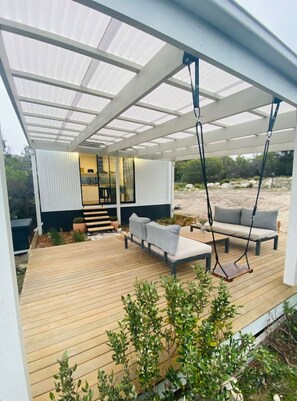 Terrace/patio - Kangaroo Island Seaside Nature Retreat ‘Melaleuca’ (Island Beach)