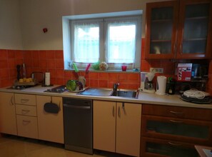 Private kitchen - Superb Lovran Apartments With Sea Views - One Bedroom Apartment With Balcony (Lovran)