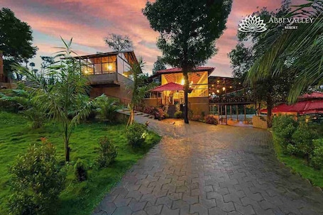 Front of property. Abbi Valley Resorts