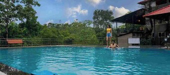 Abbi Valley Resorts 