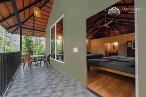Standard Cottage | Balcony