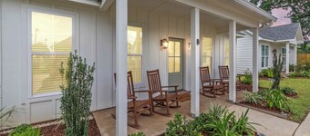 New Breezy Cottage - King Bed - Mini-Golf - Park