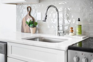 Fridge, microwave, oven, stovetop - New  Extra Innings Cottage - Studio - Sports Complex (Youngsville)