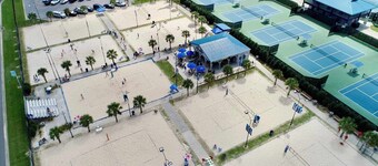 Grand Slam Cottage Next to Sports Complex & Foster Park