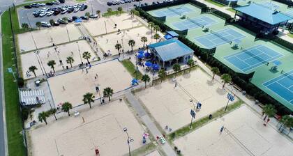 Grand Slam Cottage Next to Sports Complex & Foster Park