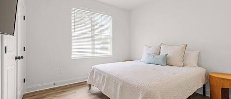 2 chambres, fer et planche à repasser, Wi-Fi gratuit, draps fournis