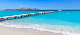 Spectacular apartment in front of the sea